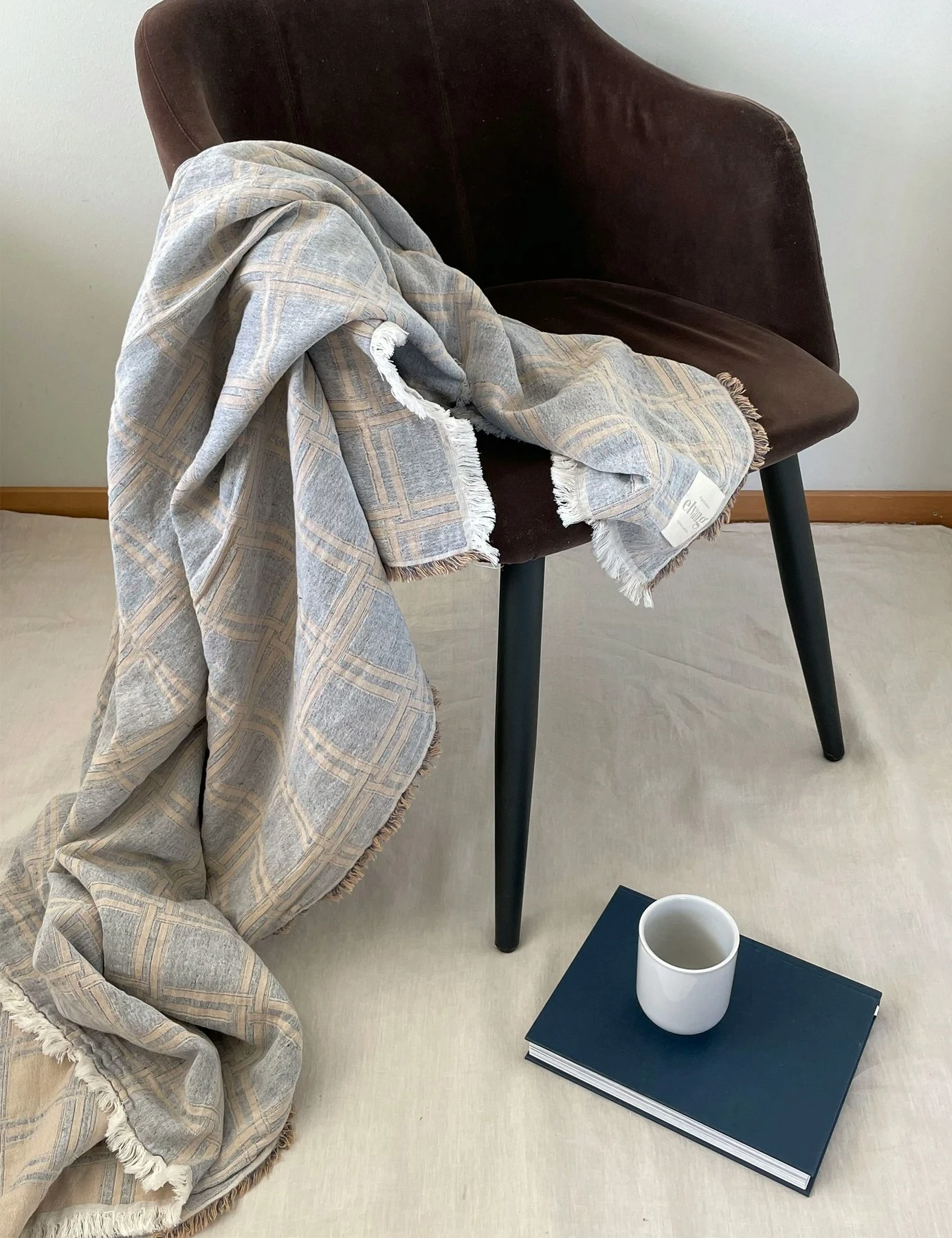 Dahlia Decke 130x180 Cm, Crown Blue 4 Dahlia Decke 130x180 Cm, Crown Blue – Bild 4