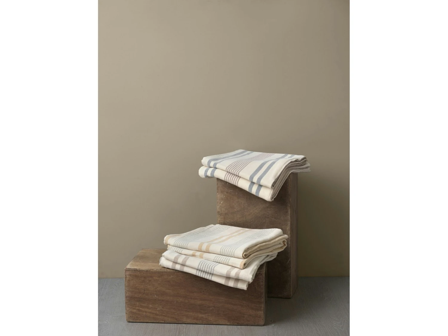 Iris Decke 130x215 Cm, Gelb 2 Iris Decke 130x215 Cm, Gelb – Bild 2