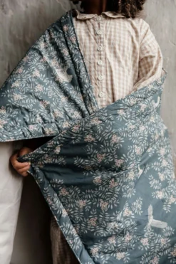 Fauna Forest Gefüllte Decke, 90x120 Cm -Hay || Linie Design || Bloomingville Verkäufe garbo friends fauna forest filled blanket 4