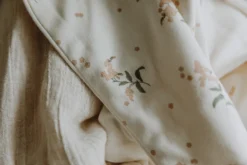 Forget Me Not Decke, 75x75 Cm -Hay || Linie Design || Bloomingville Verkäufe garbo friends forget me not decke 75x75 cm 1