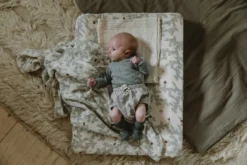 Pomegranate Wickelauflagenbezug Musselin, 50x70 Cm -Hay || Linie Design || Bloomingville Verkäufe garbo friends pomegranate muslin changing mat cover 50x70x10 3