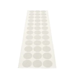 Hugo Matte 70x400 Cm, White Metallic/Fossil Grey -Hay || Linie Design || Bloomingville Verkäufe pappelina hugo matte 70x160 cm white metallic fossil grey 2