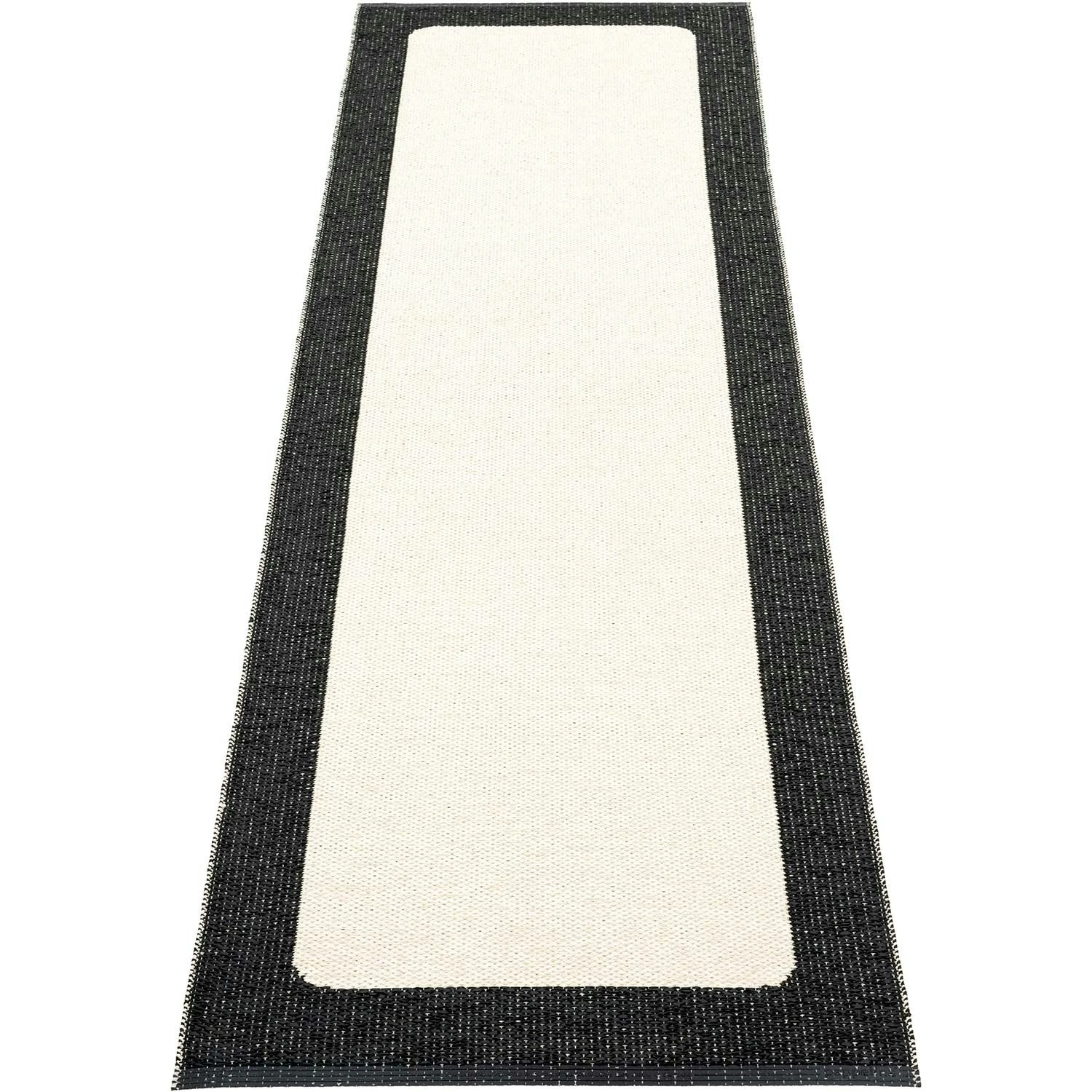 Ilda Teppich 70x240 Cm, Black / Vanilla 1 Ilda Teppich 70x240 Cm, Black / Vanilla