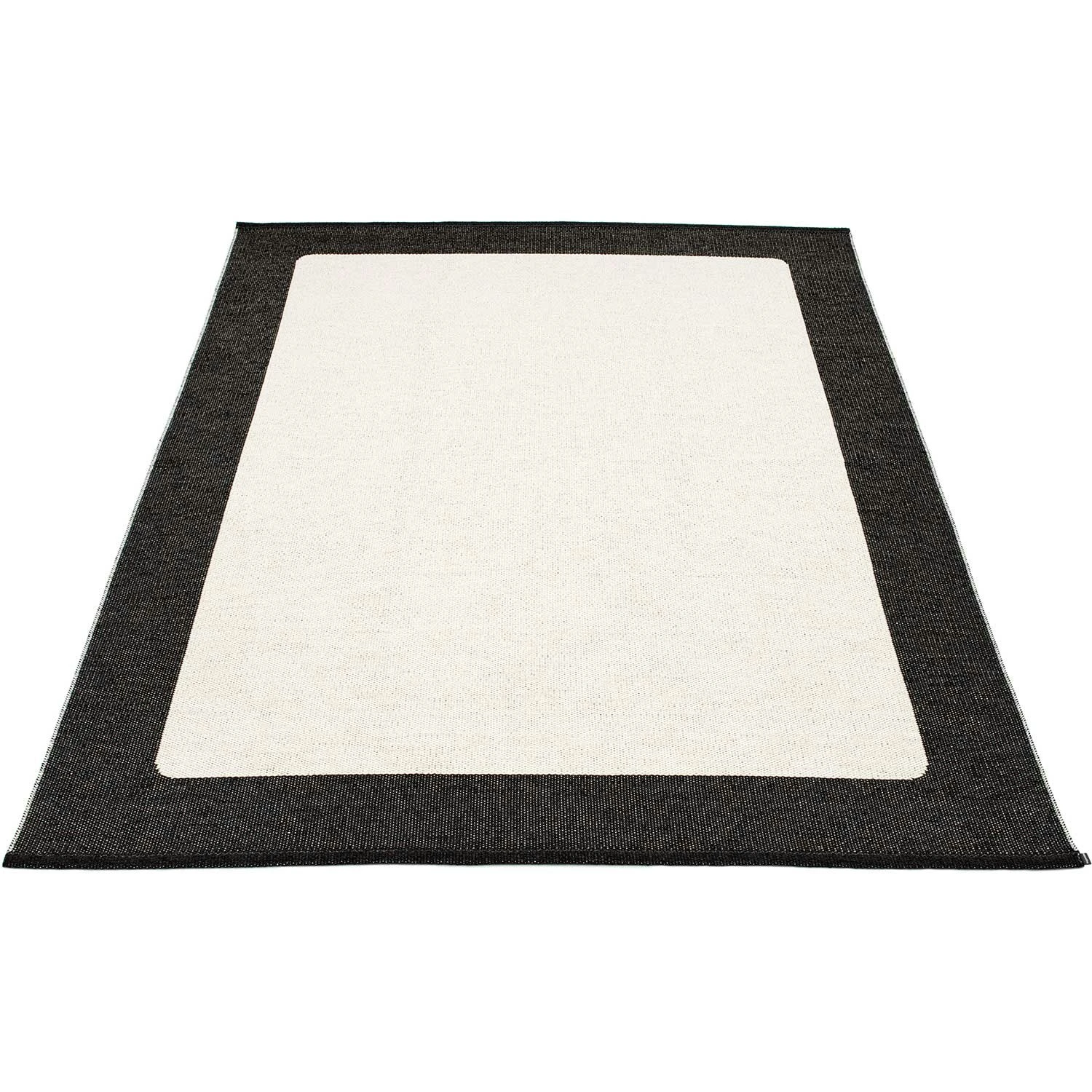 Ilda Teppich 180x260 Cm, Black / Vanilla 1 Ilda Teppich 180x260 Cm, Black / Vanilla