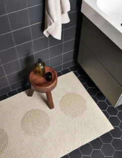 Vera 2.0 Teppich Beige / Beige Metallic, 70x280 Cm -Hay || Linie Design || Bloomingville Verkäufe pappelina vera 20 beige beige met 70x200cm 7 2