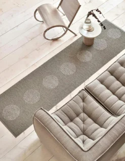 Vera 2.0 Teppich Dark Linen / Leinen Metallic, 70x280 Cm -Hay || Linie Design || Bloomingville Verkäufe pappelina vera 20 dark linen linen met 70x200cm 9 2