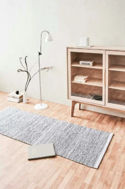 Leather Teppich 75x200, Hellgrau -Hay || Linie Design || Bloomingville Verkäufe rug solid leather teppich 75x200 hellgrau 11 1