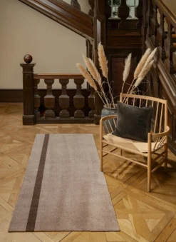 Stripes Teppich Vertikal Sandfarben/Braun, 67x120 Cm -Hay || Linie Design || Bloomingville Verkäufe tica copenhagen polyamide stripe vertical sand brown 4