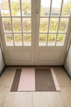 Stripes Teppich Sandfarben/Light Rose, 60x90 Cm -Hay || Linie Design || Bloomingville Verkäufe tica copenhagen polyamide stripes horizontal sand light rose 16